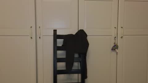 Snapshot of _your_love chatting on 10/31/25, 10:00 Niki online show from 10/31/25, 10:00