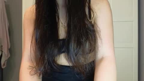 Snapshot of _your_love chatting on 11/10/25, 07:02 Niki online show from 11/10/25, 07:02