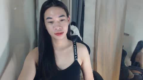 Snapshot of _yoursexwife_ chatting on 02/04/25, 05:01 sheng online show from 02/04/25, 05:01