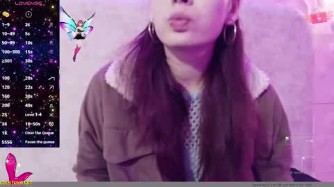 Yuyi online show from 11/06/25, 12:50
