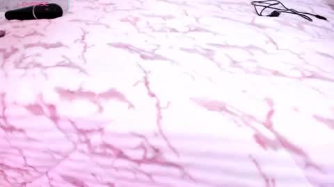 Snapshot of _zoe19_ chatting on 11/25/25, 11:32 _zoe19_ online show from 11/25/25, 11:32