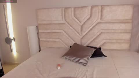 Zoe  online show from 08/03/26, 01:05