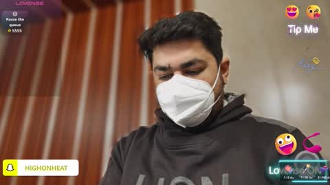 Snapshot of a4h_odin chatting on 12/17/25, 09:04 Sleepy owl online show from 12/17/25, 09:04