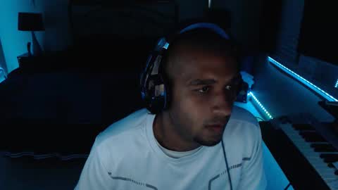 a4orce online show from 10/28/25, 01:42