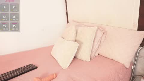 Snapshot of a__vanellopecute chatting on 04/15/26, 09:16 Alexandra online show from 04/15/26, 09:16