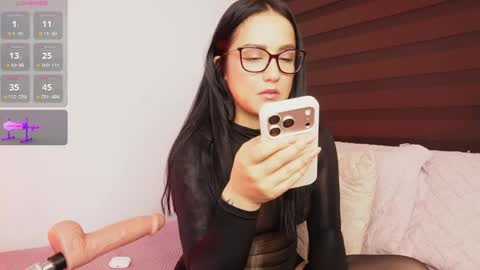 Snapshot of a__vanellopecute chatting on 05/12/26, 09:39 Alexandra online show from 05/12/26, 09:39
