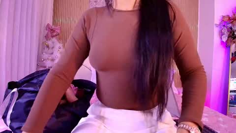 Aisha online show from 11/22/25, 12:04