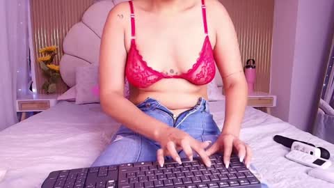 Aisha online show from 04/27/26, 12:36