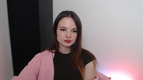 Snapshot of a_ariella_ chatting on 09/13/25, 08:36 a_ariella_ online show from 09/13/25, 08:36