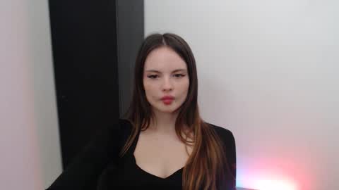 Snapshot of a_ariella_ chatting on 09/20/25, 07:09 a_ariella_ online show from 09/20/25, 07:09