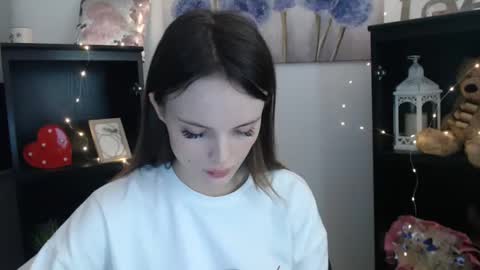 Snapshot of a_ariella_ chatting on 09/24/25, 12:30 a_ariella_ online show from 09/24/25, 12:30