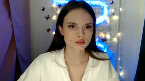 Snapshot of a_ariella_ chatting on 09/27/25, 08:08 a_ariella_ online show from 09/27/25, 08:08