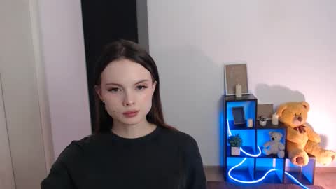 a_ariella_ online show from 10/28/25, 10:52