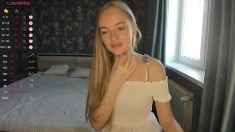 Snapshot of a_delina chatting on 09/30/25, 07:57 Adelina online show from 09/30/25, 07:57