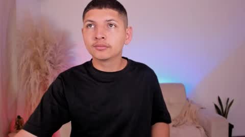 Snapshot of a_lejandro_0_8 chatting on 04/04/26, 10:57 a_lejandro_0_8 online show from 04/04/26, 10:57