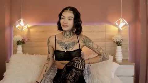 Snapshot of aa_lunit chatting on 11/21/25, 02:27 Luni online show from 11/21/25, 02:27