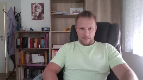 Snapshot of aaaandzzz chatting on 11/18/25, 11:25 Long distance cumshot online show from 11/18/25, 11:25