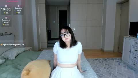 Ari online show from 04/11/26, 08:51