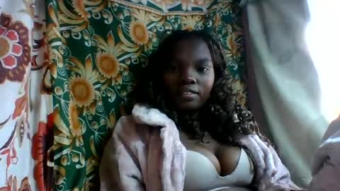 aadienne online show from 07/07/26, 06:47