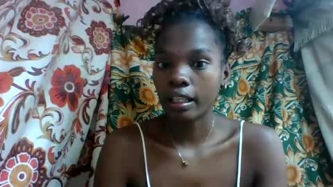 aadienne online show from 07/07/26, 07:56