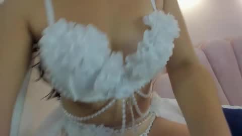 Snapshot of aalana_sweet chatting on 10/17/25, 11:35 aalana_sweet online show from 10/17/25, 11:35