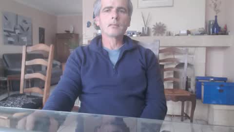 Aalex1717 online show from 10/19/25, 06:58