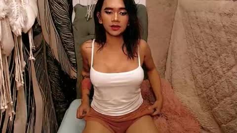 Snapshot of aaliyah04 chatting on 11/22/25, 03:55 BERLAT online show from 11/22/25, 03:55