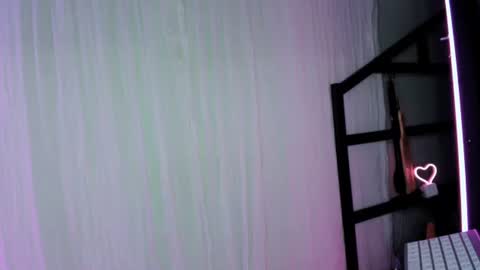 Snapshot of aaliyahlayla chatting on 10/11/25, 04:12 Aaliyahlayla online show from 10/11/25, 04:12