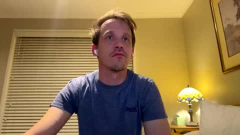 Snapshot of aanal341330 chatting on 10/10/25, 11:31 Kris online show from 10/10/25, 11:31