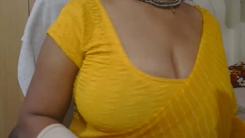 Snapshot of aaradhya_sexy_88 chatting on 03/26/26, 10:21 aaradhya_sexy_88 online show from 03/26/26, 10:21