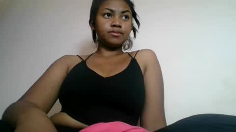 aariciah online show from 11/30/25, 08:51