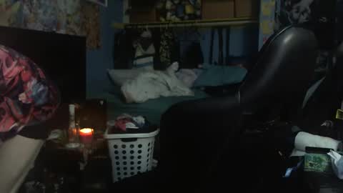 Snapshot of aaron111dub chatting on 12/02/24, 06:41 NorCalLongSlong online show from 12/02/24, 06:41