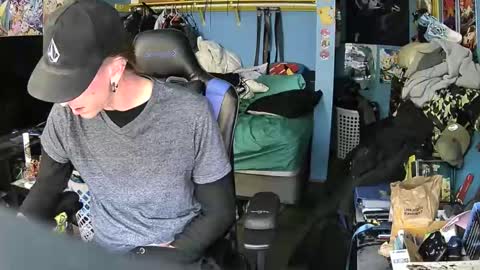 Snapshot of aaron111dub chatting on 03/04/26, 04:02 NorCalLongSlong online show from 03/04/26, 04:02