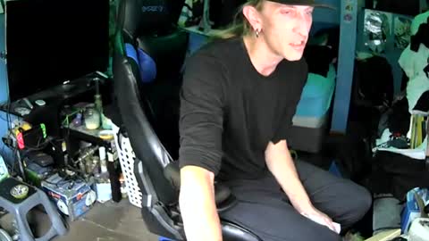 Snapshot of aaron111dub chatting on 07/07/26, 03:05 NorCalLongSlong online show from 07/07/26, 03:05