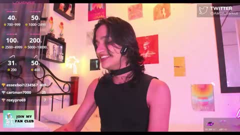 Snapshot of aaron_darkus chatting on 10/12/25, 12:20 Aaron online show from 10/12/25, 12:20