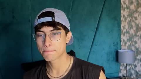 Aaron Ezequiel online show from 11/02/25, 09:39