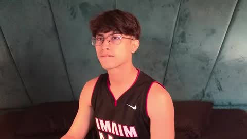 Aaron Ezequiel online show from 04/11/26, 12:31