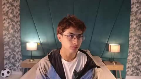 Aaron Ezequiel online show from 07/12/26, 12:07
