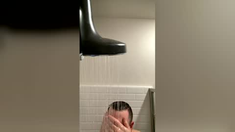 aaron_j2012 online show from 06/07/26, 01:21