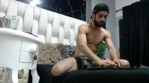 Snapshot of aaron_jones_1 chatting on 04/27/26, 07:34 aaron_jones_1 online show from 04/27/26, 07:34