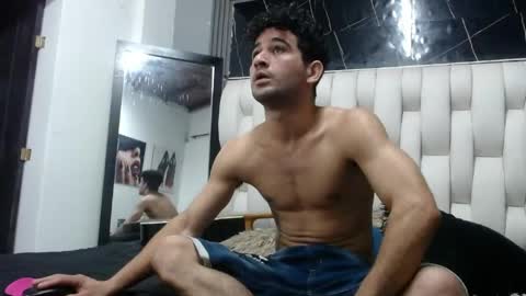 Snapshot of aaron_jones_1 chatting on 05/01/26, 05:45 aaron_jones_1 online show from 05/01/26, 05:45