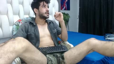 Snapshot of aaron_jones_1 chatting on 05/09/26, 03:45 aaron_jones_1 online show from 05/09/26, 03:45