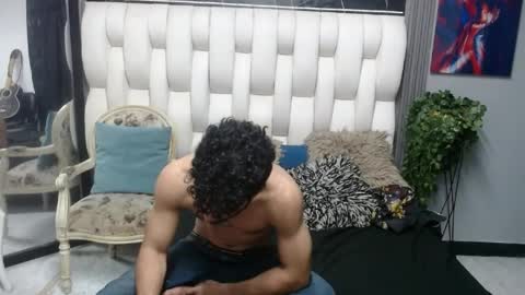 Snapshot of aaron_jones_1 chatting on 05/25/26, 03:45 aaron_jones_1 online show from 05/25/26, 03:45
