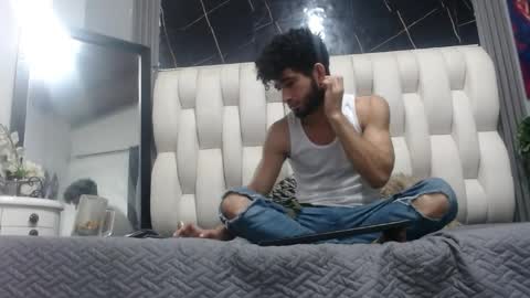 Snapshot of aaron_jones_1 chatting on 05/30/26, 09:17 aaron_jones_1 online show from 05/30/26, 09:17