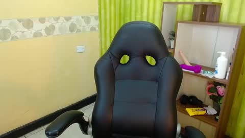 Snapshot of aaronbakers chatting on 12/06/24, 09:43 im NiallDun online show from 12/06/24, 09:43