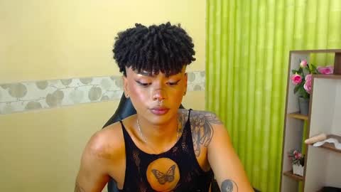 Snapshot of aaronbakers chatting on 01/05/25, 01:36 im NiallDun online show from 01/05/25, 01:36