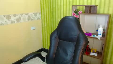 Snapshot of aaronbakers chatting on 01/11/25, 10:40 im NiallDun online show from 01/11/25, 10:40