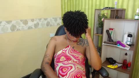 Snapshot of aaronbakers chatting on 02/18/25, 06:26 im NiallDun online show from 02/18/25, 06:26