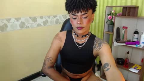 Snapshot of aaronbakers chatting on 02/27/25, 08:50 im NiallDun online show from 02/27/25, 08:50