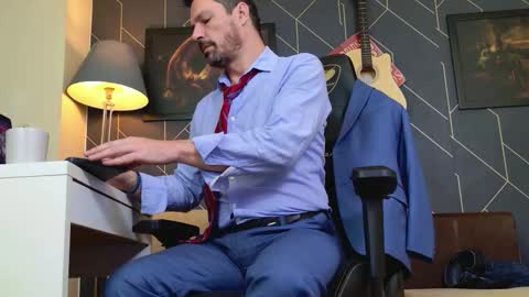 Snapshot of aaronbomer chatting on 12/22/25, 07:44 Aaron online show from 12/22/25, 07:44